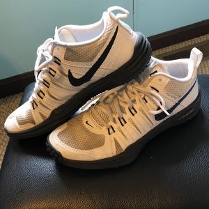 nike lunar tr1 flywire